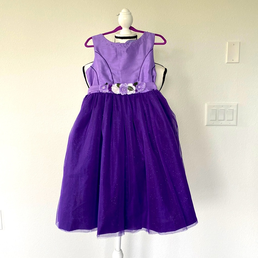 Festive purple gurl’s holiday dress, like new.